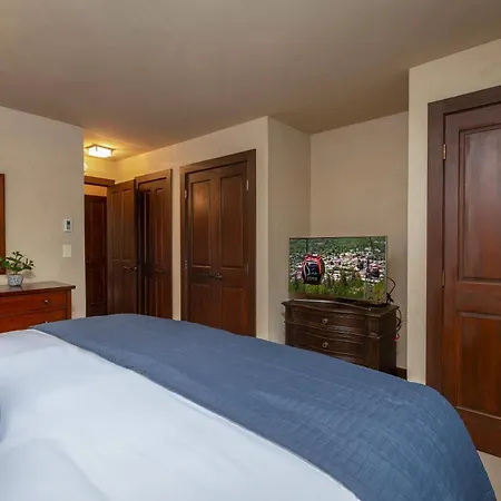 Riverfront 2 Bedroom - Steps To Town - Pool & Hot Tub Aspen Exterior photo