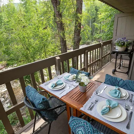 Riverfront 2 Bedroom - Steps To Town - Pool & Hot Tub Aspen Exterior photo